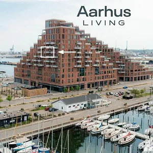 Seaside With Magical Balcony View Apartment Århus