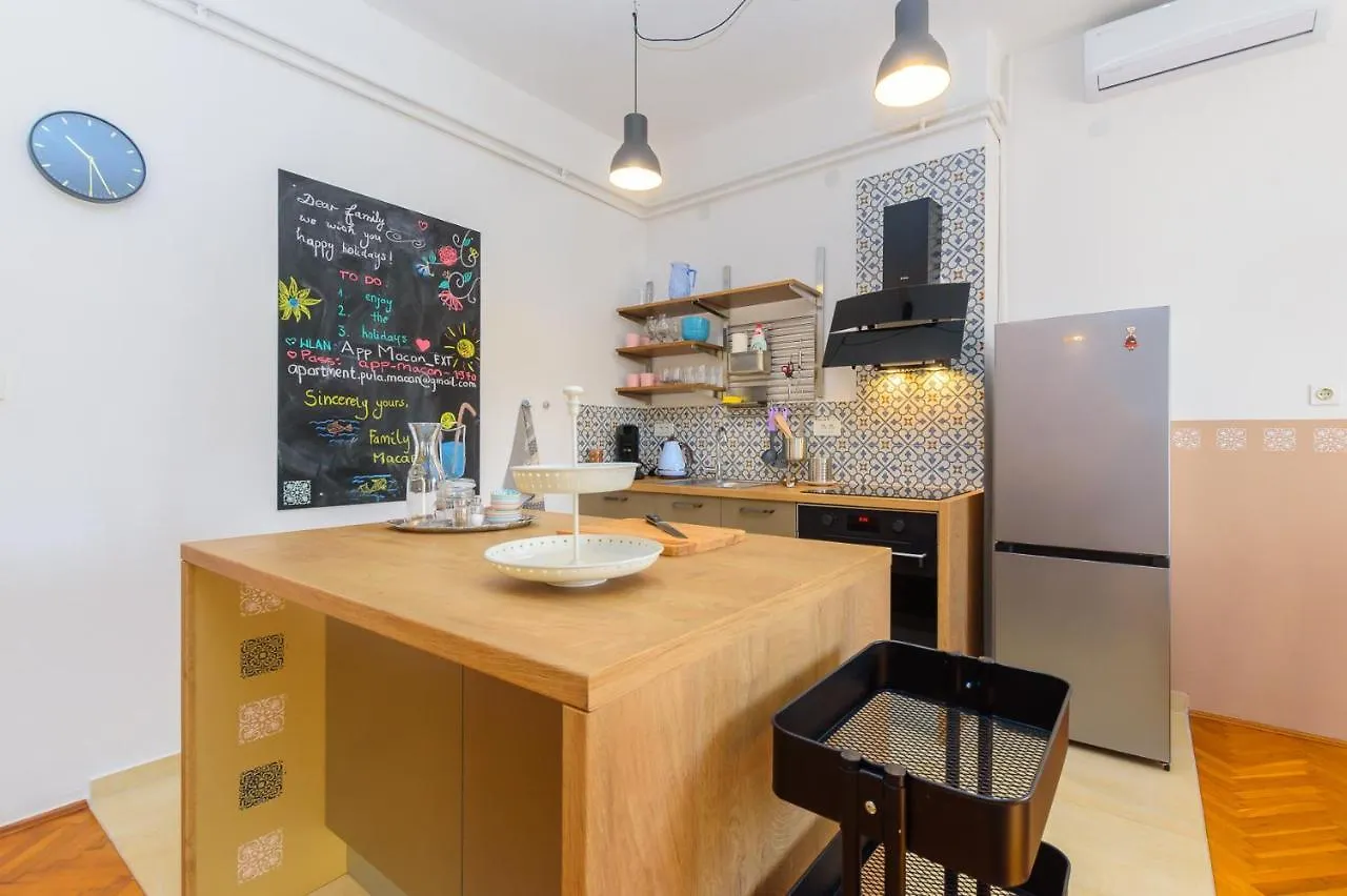Apartment Macan, Beautiful Green Oasis Pula 0*,  Kroatien