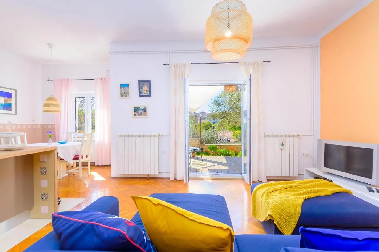Apartment Macan, Beautiful Green Oasis Pula 0*,  Kroatien